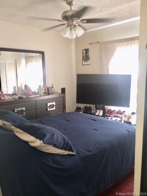 7426 Southwest 106th Place Miami, FL 33173 - Photo 10 of 15