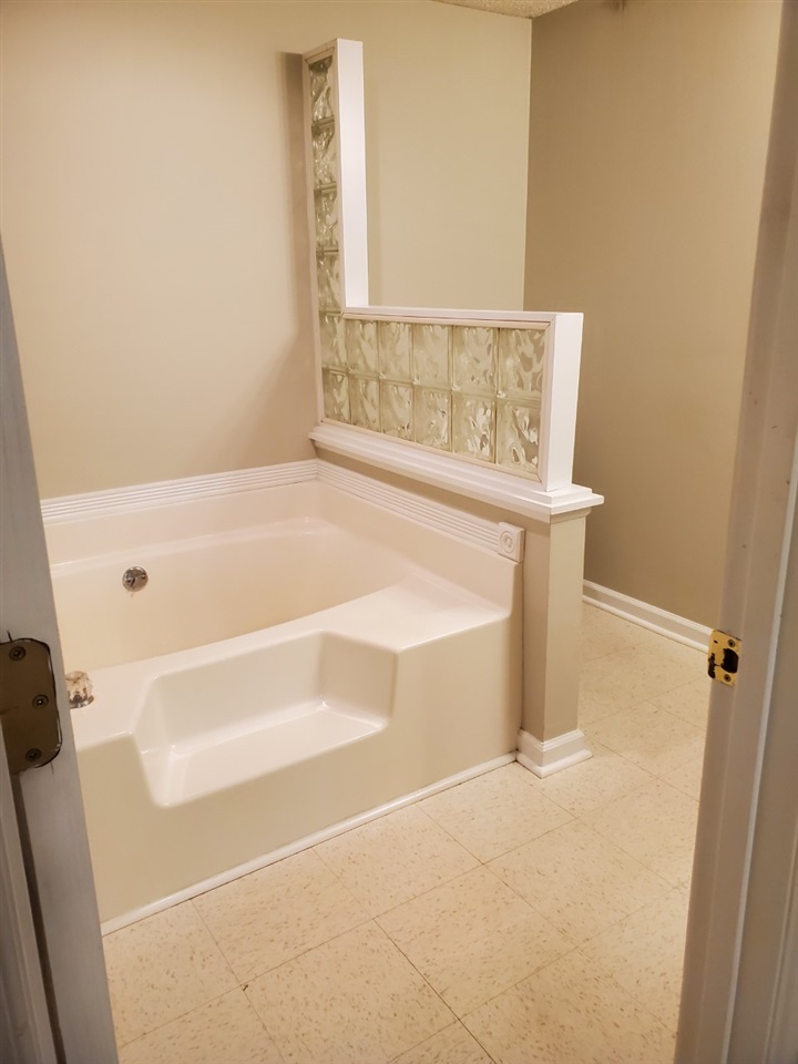 317 Millbank Road Wellford, SC 29385 - Photo 8 of 14 Gallery Image 8