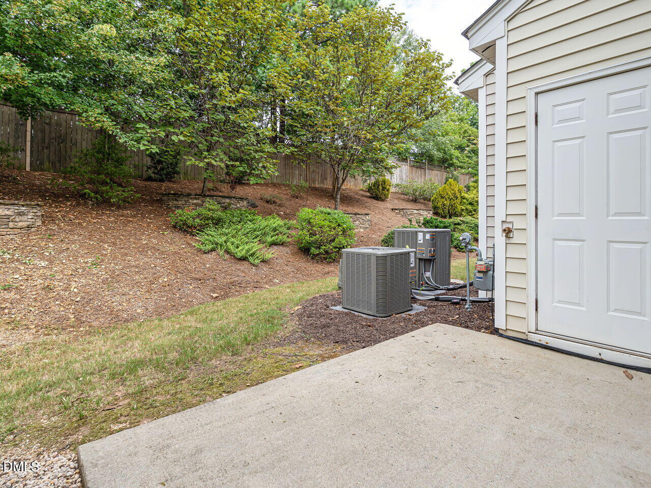 1824 Natalie Brook Way Raleigh, NC 27609 - Photo 27 of 33 025-1280x960-patio