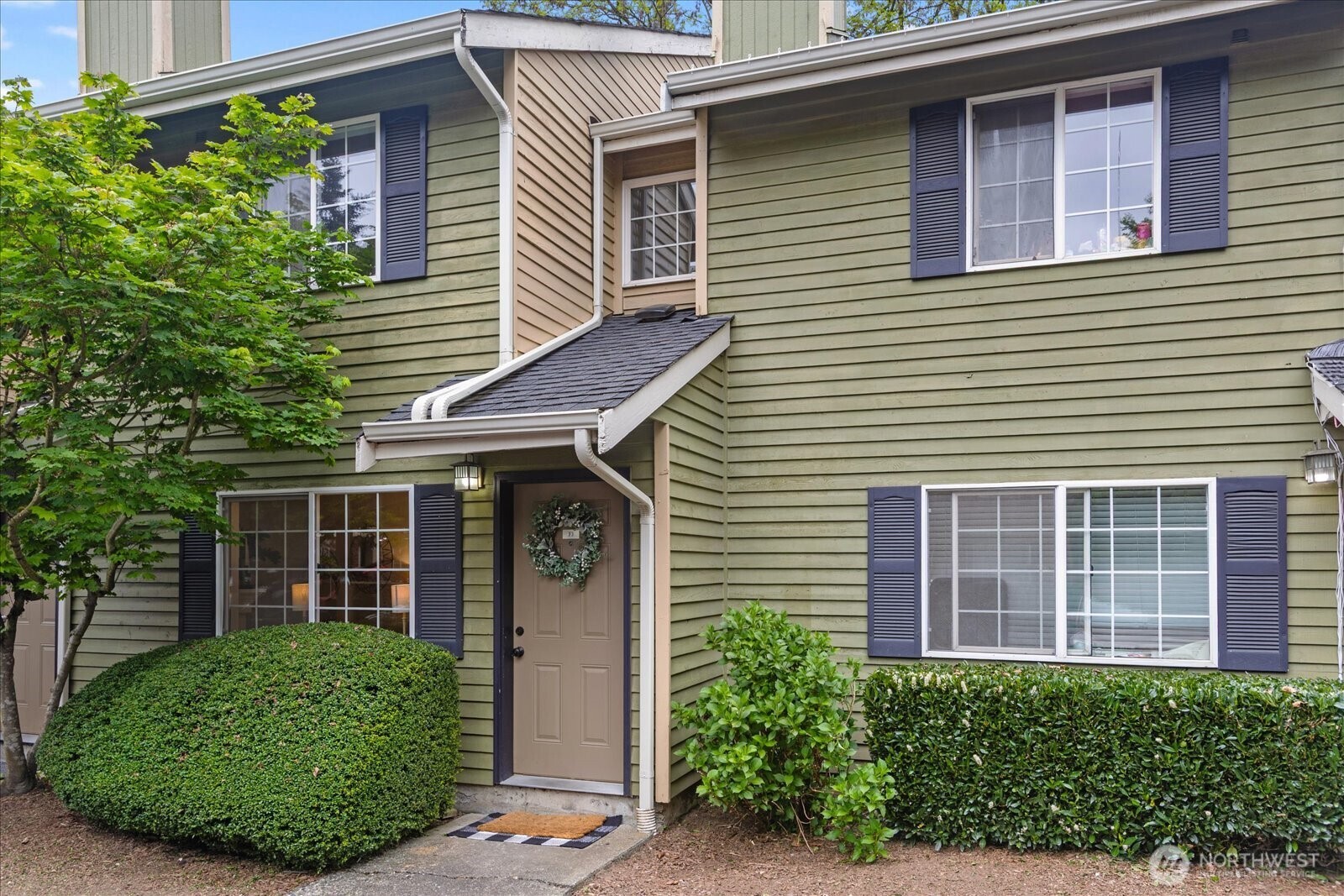 412 Center Road, Unit F3 Everett, WA 98204 - Photo 1 of 27