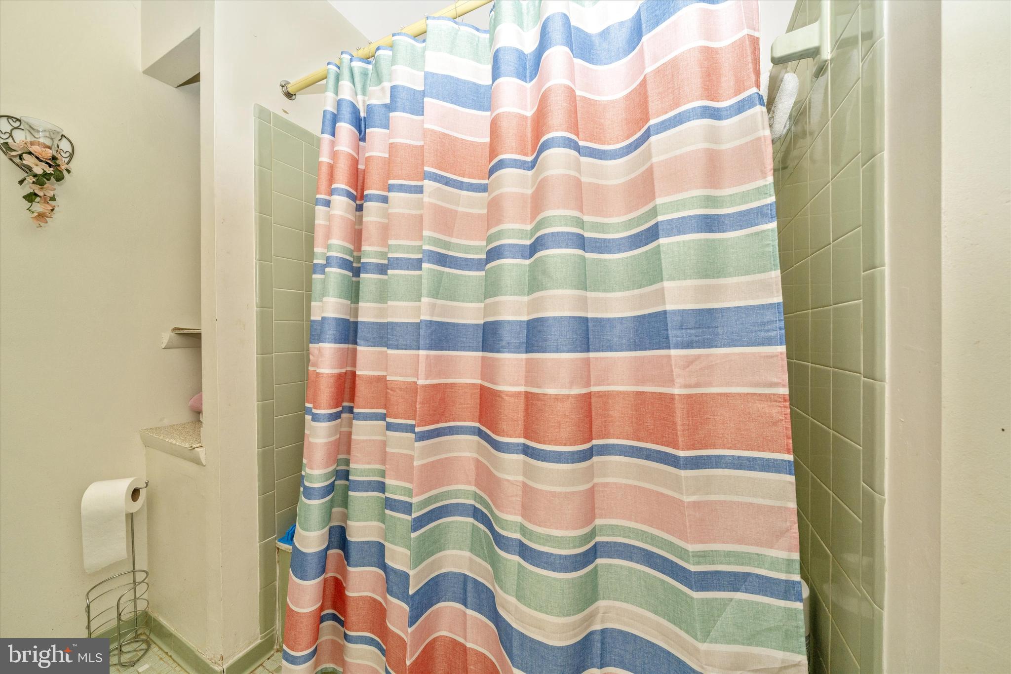 7811 East Barrett Road Fort Washington, MD 20744 - Photo 27 of 40 Hall Bathroom