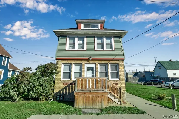 $474,900 | 3690 4th Street, Hamburg, NY 14219