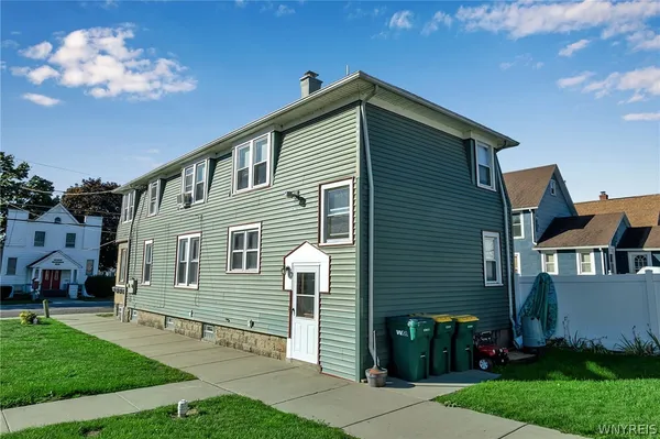 $474,900 | 3690 4th Street, Hamburg, NY 14219