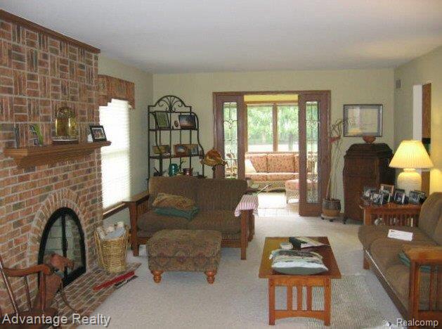 54745 Ridge Road New Baltimore, MI 48047 - Photo 17 of 25 family rm2.JPG