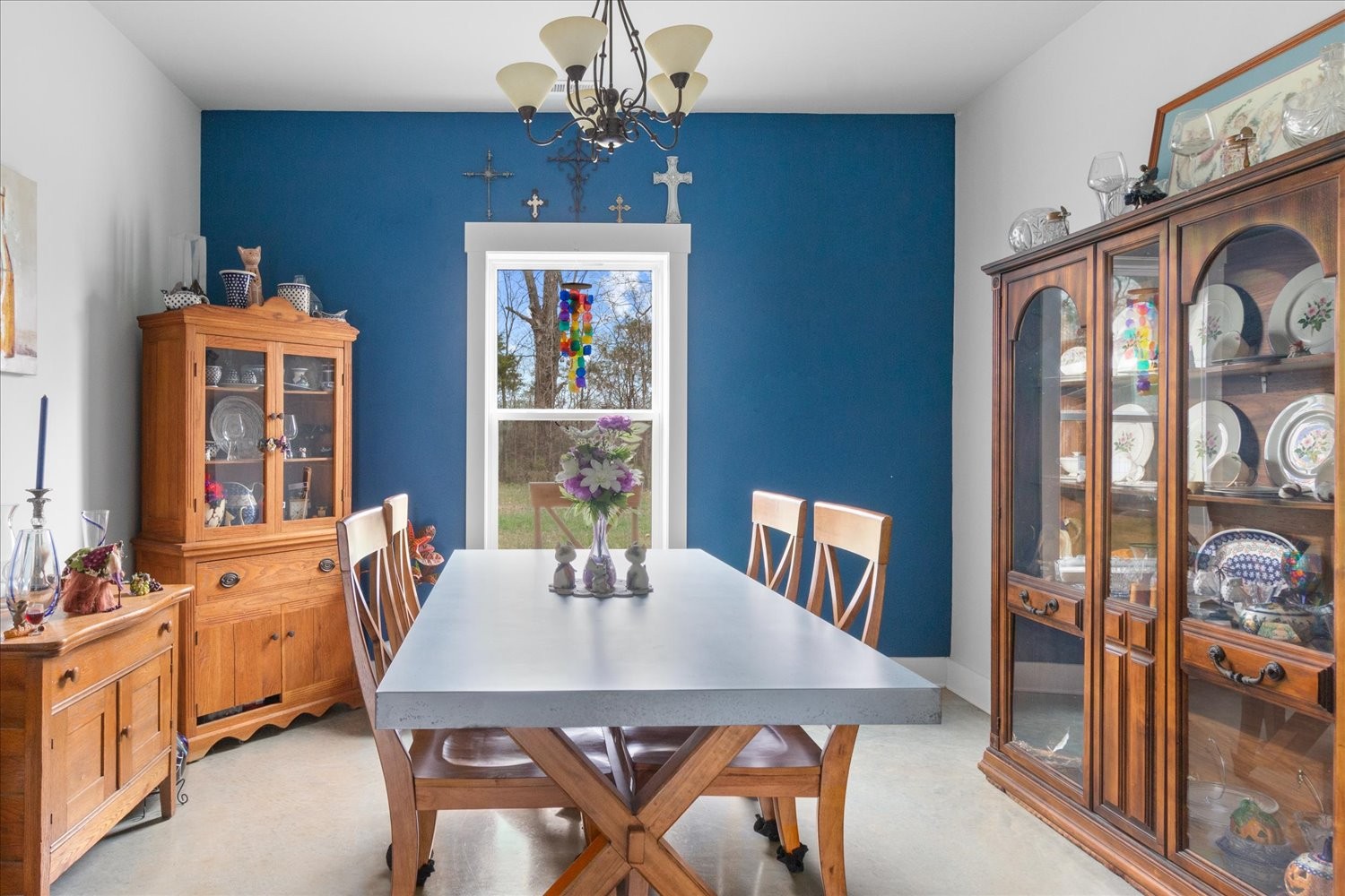2526 Endsley Rankin Road Lewisburg, TN 37091 - Photo 16 of 49 a view of a dining room with furniture and window