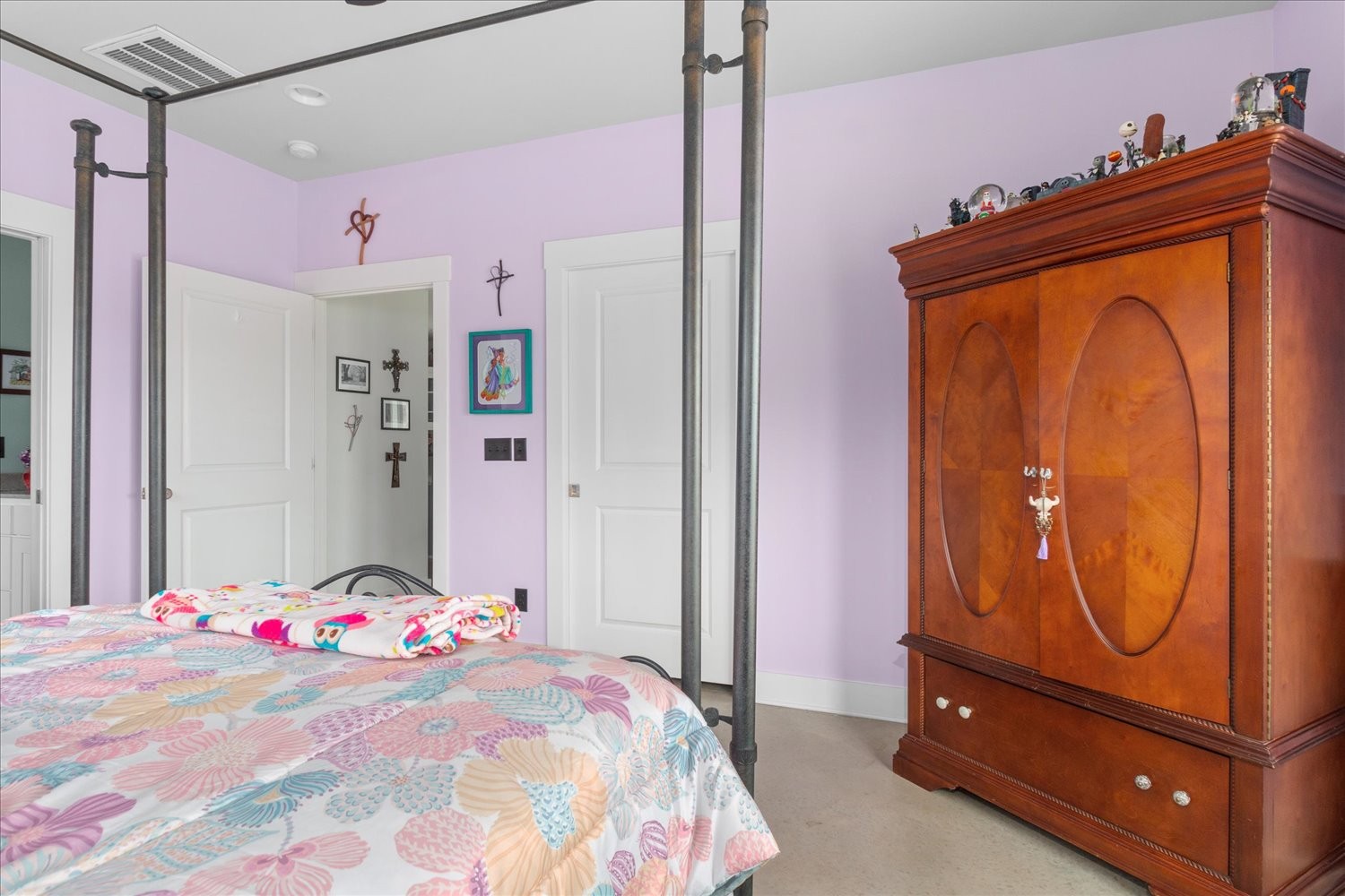 2526 Endsley Rankin Road Lewisburg, TN 37091 - Photo 24 of 49 a bedroom with a bed and a mirror