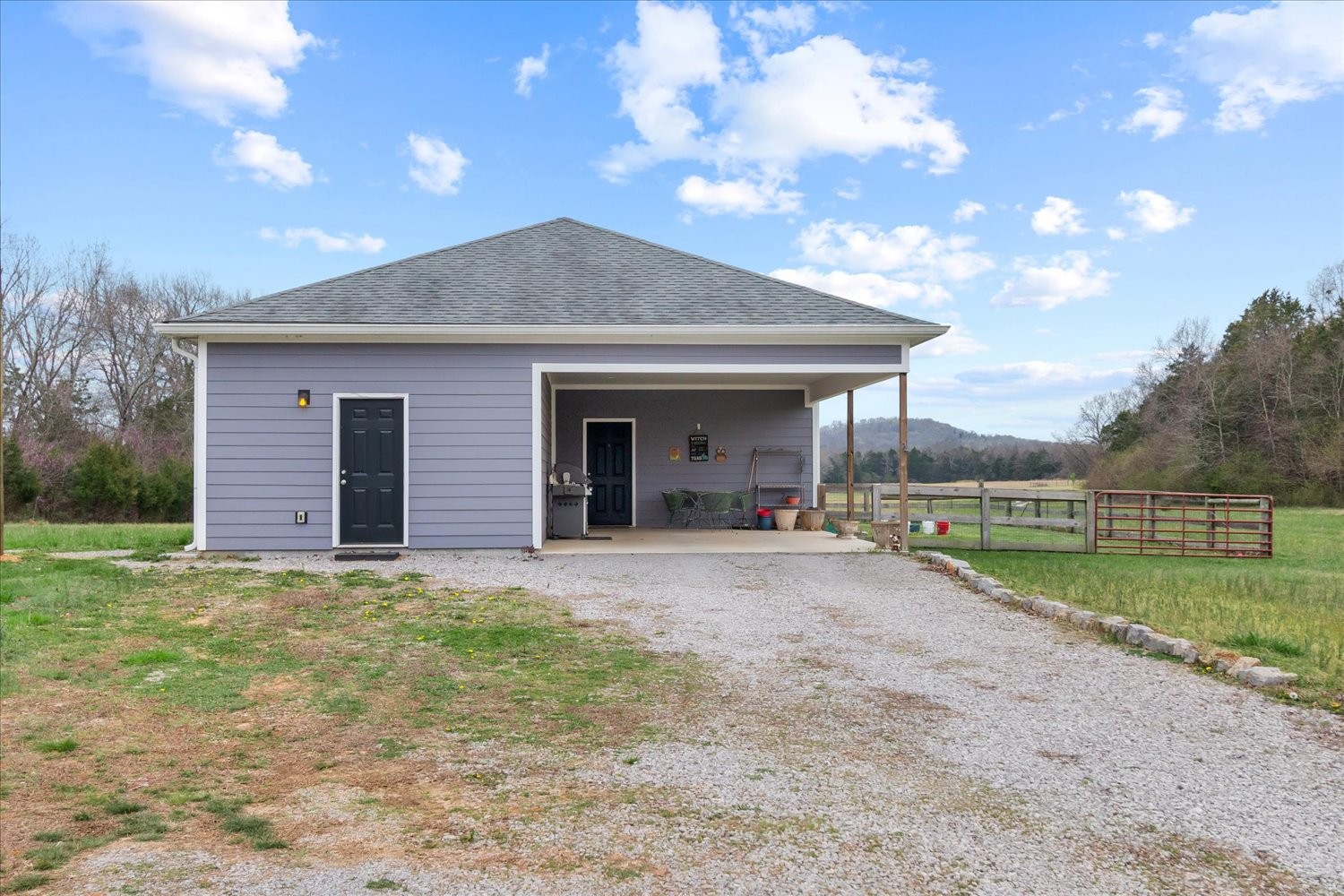2526 Endsley Rankin Road Lewisburg, TN 37091 - Photo 30 of 49 a front view of a house with yard and garage