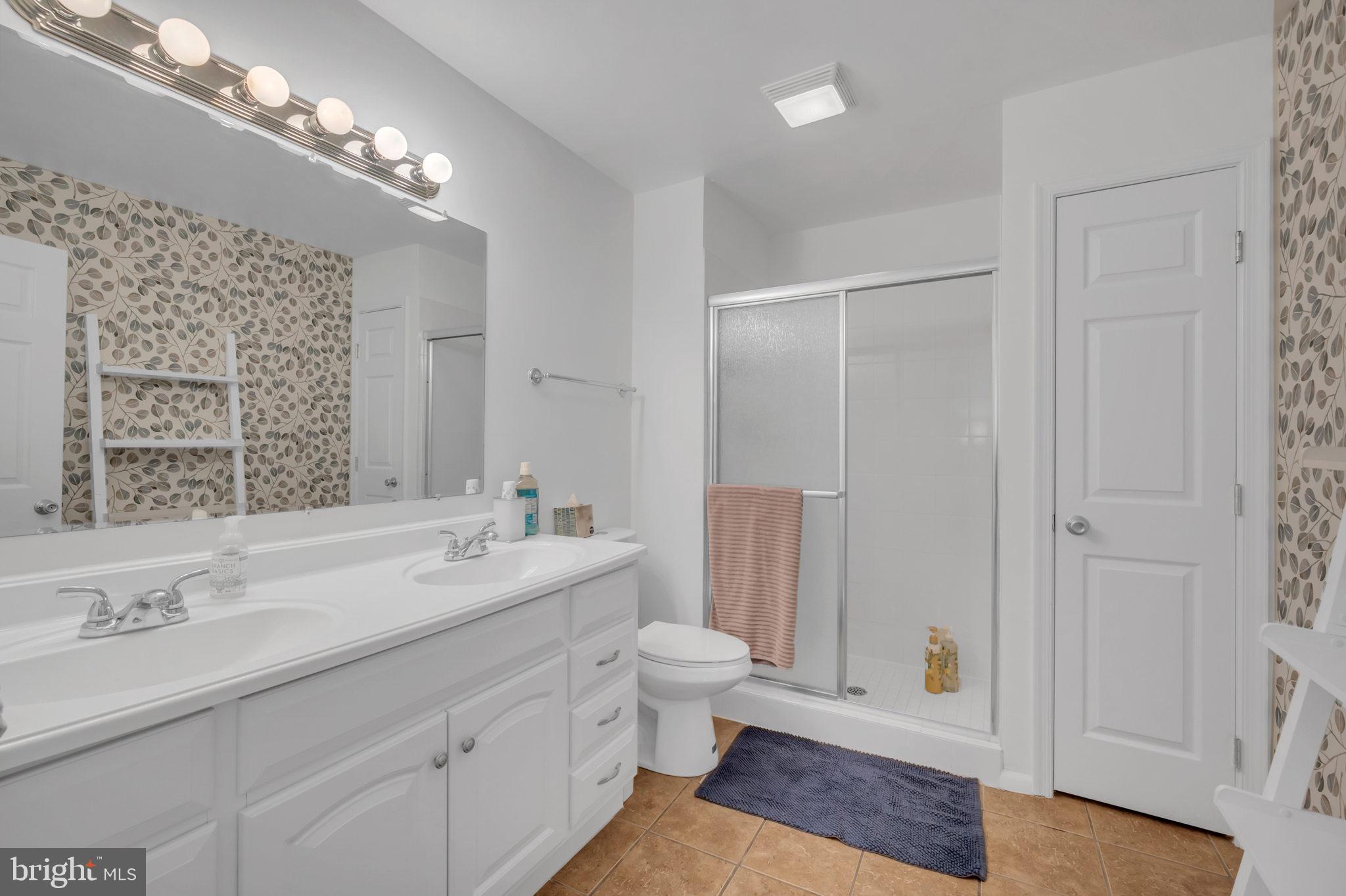 6002 Timber Hollow Lane Springfield, VA 22152 - Photo 14 of 28 Primary Bath