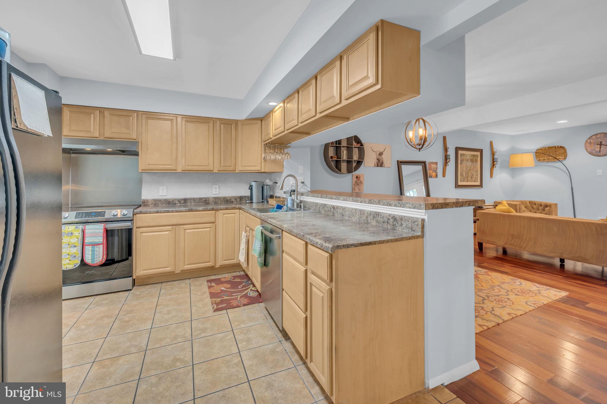 6002 Timber Hollow Lane Springfield, VA 22152 - Photo 7 of 28 Kiitchen
