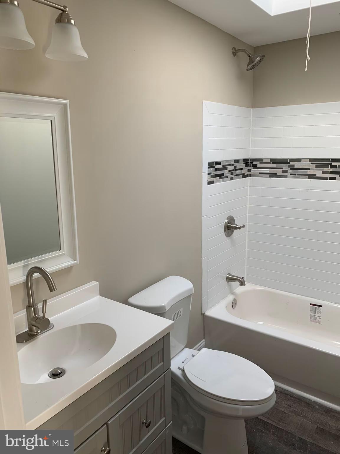 607 Cheraton Road Baltimore, MD 21225 - Photo 13 of 17 2nd bathroom - hall bath next to second bedroom