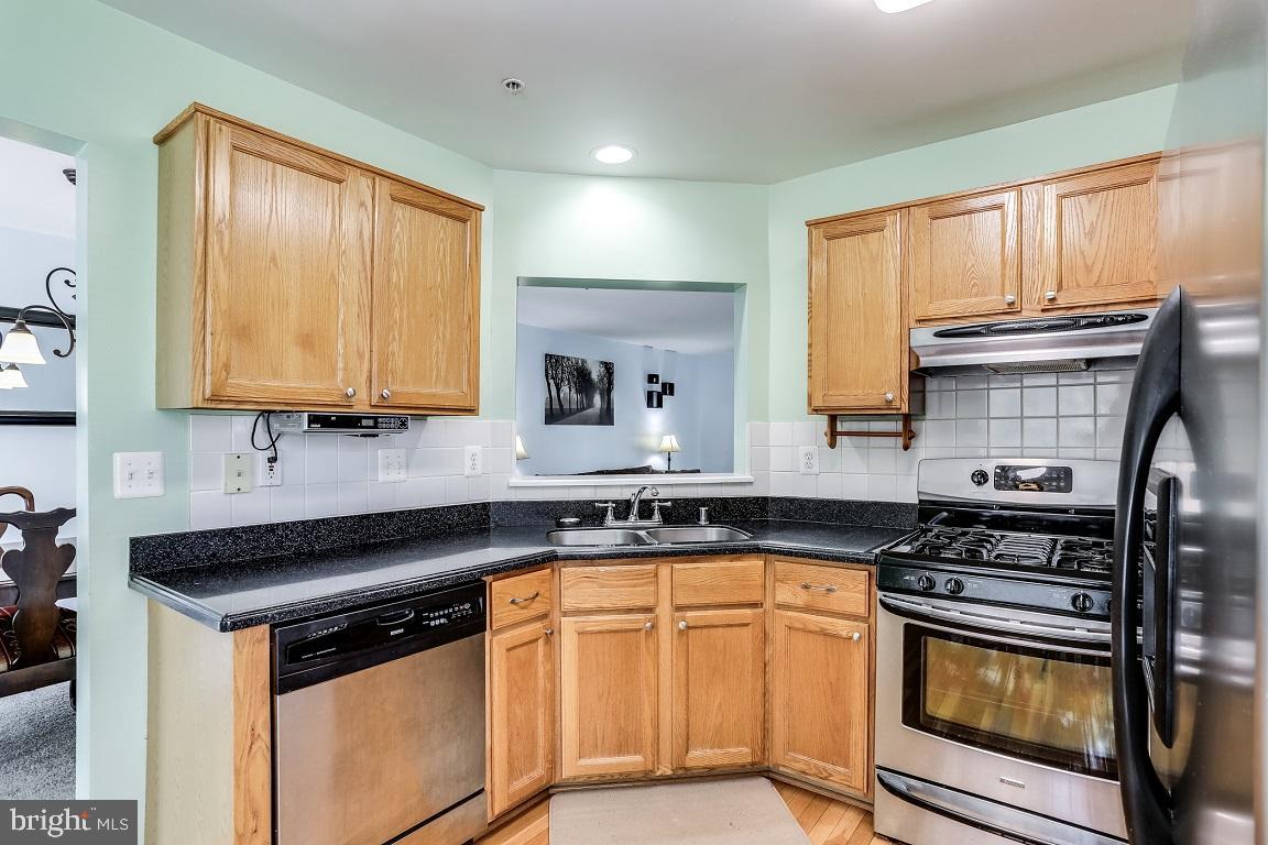 7407 Maury Road Baltimore, MD 21244 - Photo 16 of 39 Kitchen