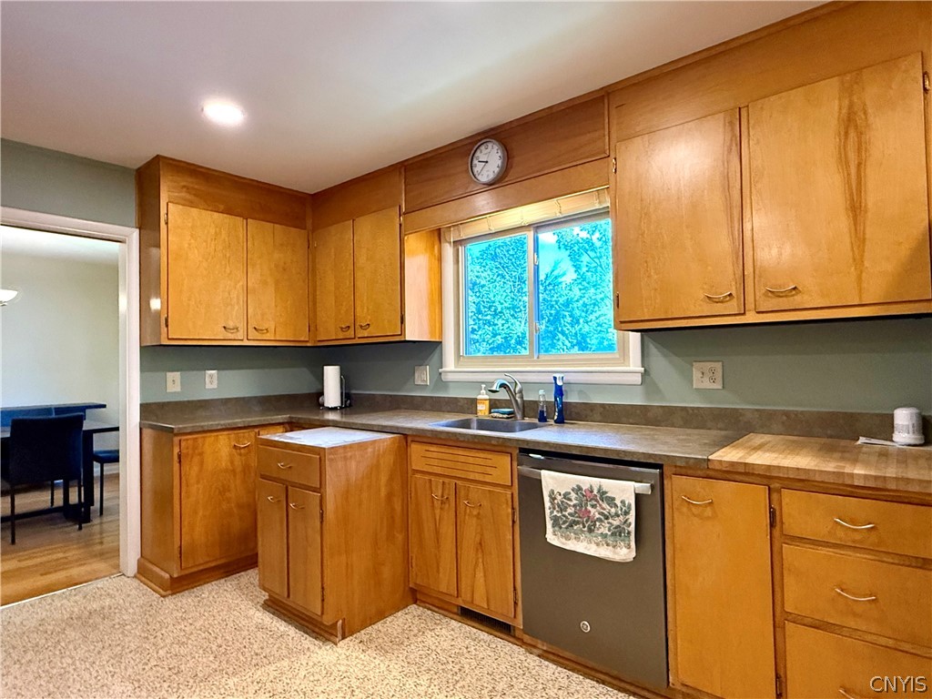 146 Edgehill Road Syracuse, NY 13224 - Photo 17 of 50