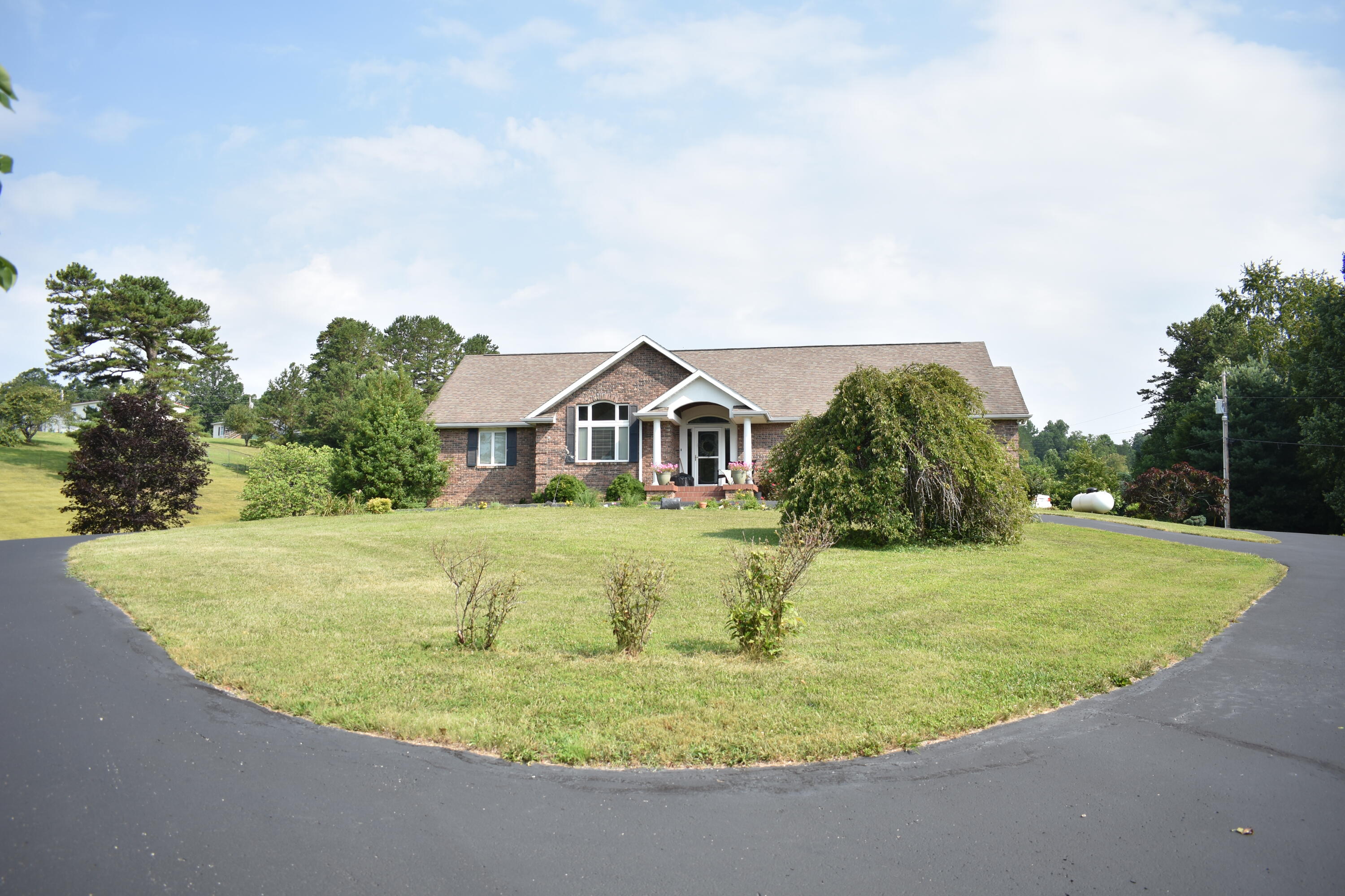 919 Quillen Chapel Road Campton, KY 41301 - Photo 2 of 38 DSC_0489