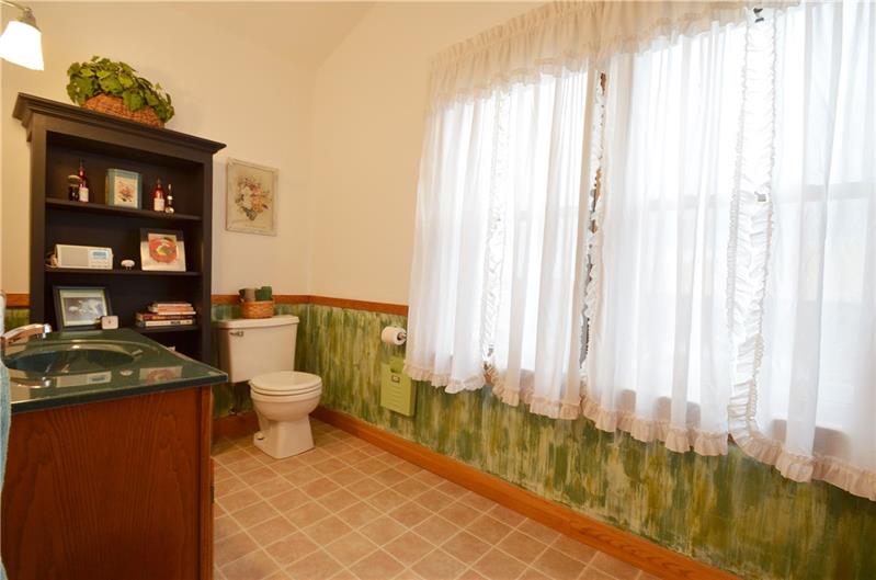 1094 Freeport Road Kittanning, PA 16201 - Photo 18 of 25