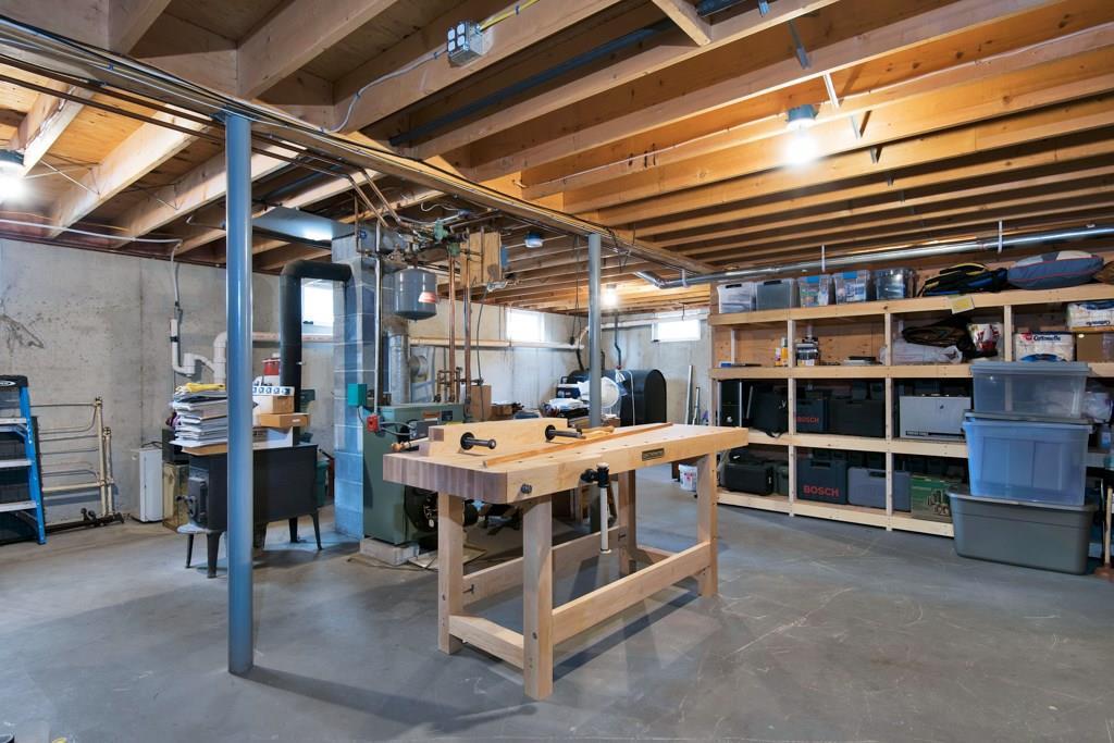 116 Hight Road Dayton, ME 04005 - Photo 20 of 35 Great work space and storage!