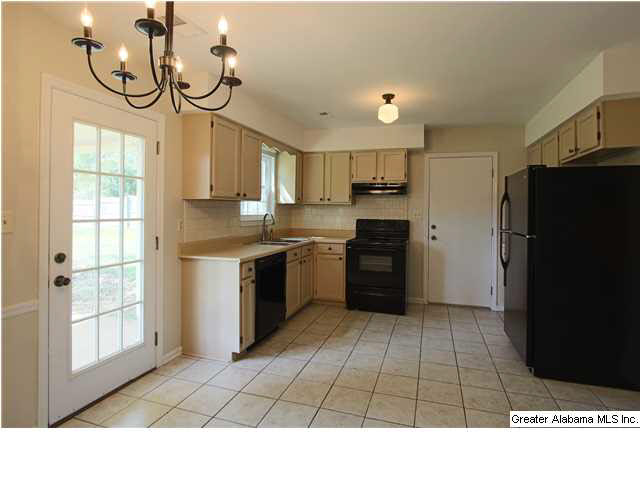 136 Bluegrass Drive Alabaster, AL 35007 - Photo 6 of 21