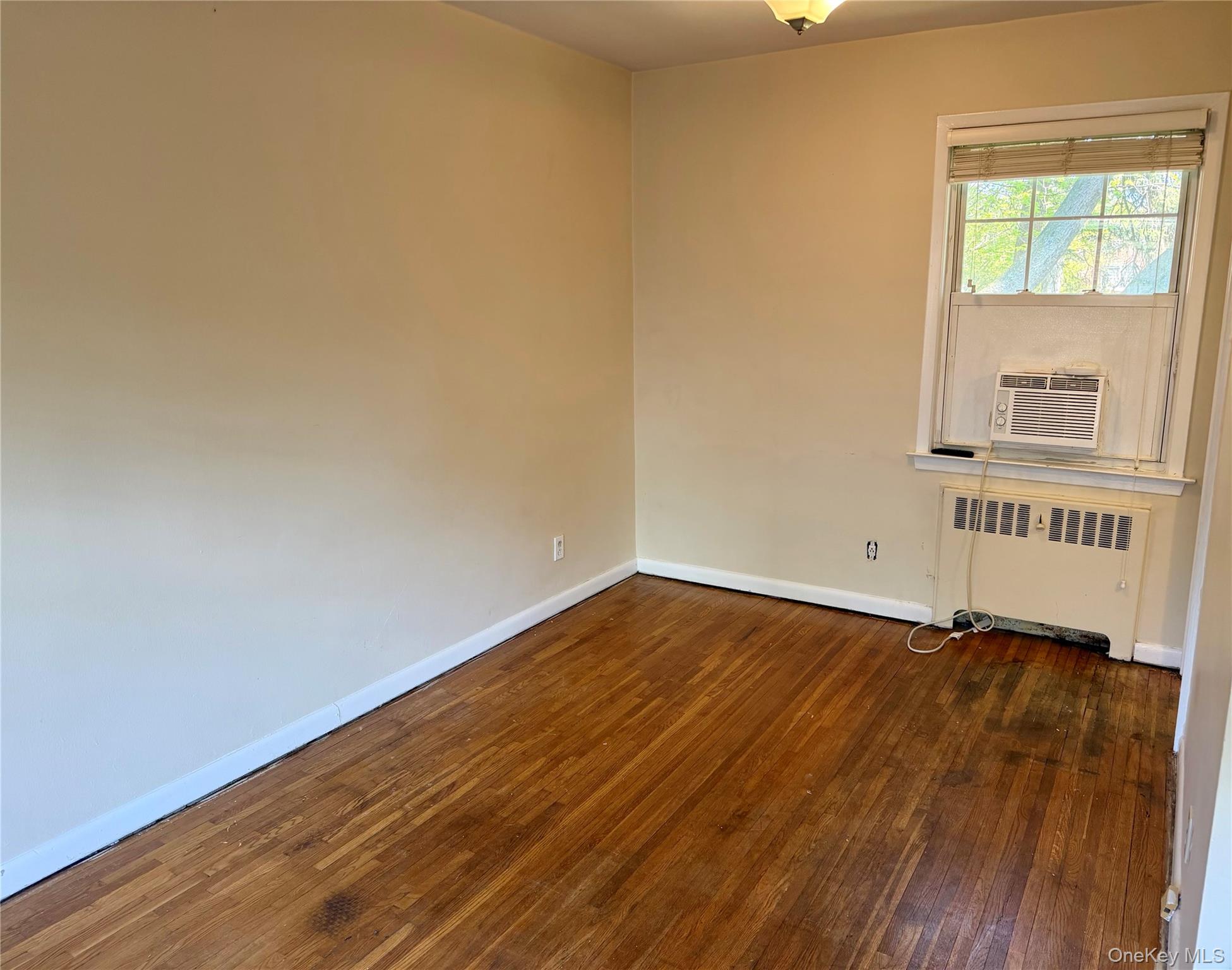 182 Pinewood Road, Unit 24 Hartsdale, NY 10530 - Photo 8 of 16 Sleeping nook.