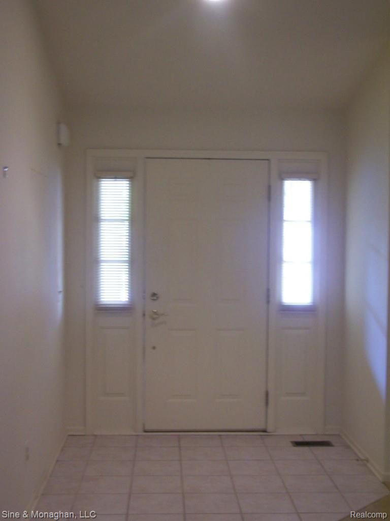 1450 River Road, Unit 13 St. Clair, MI 48079 - Photo 2 of 15 100_2285.jpg