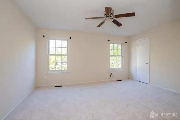 $499,999 | 4 Pond View Drive, Plainsboro, NJ 08536