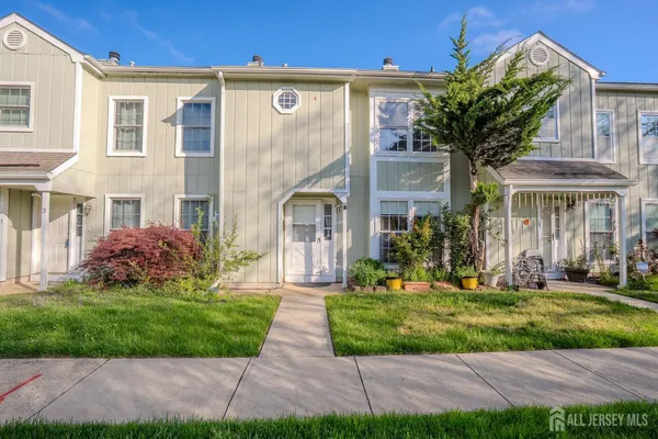 $499,999 | 4 Pond View Drive, Plainsboro, NJ 08536