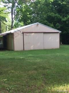 30 x 40 pull barn 2 on property 
