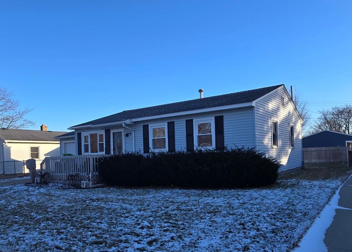1910 34th Street Bay City, MI 48708 - Photo 3 of 26