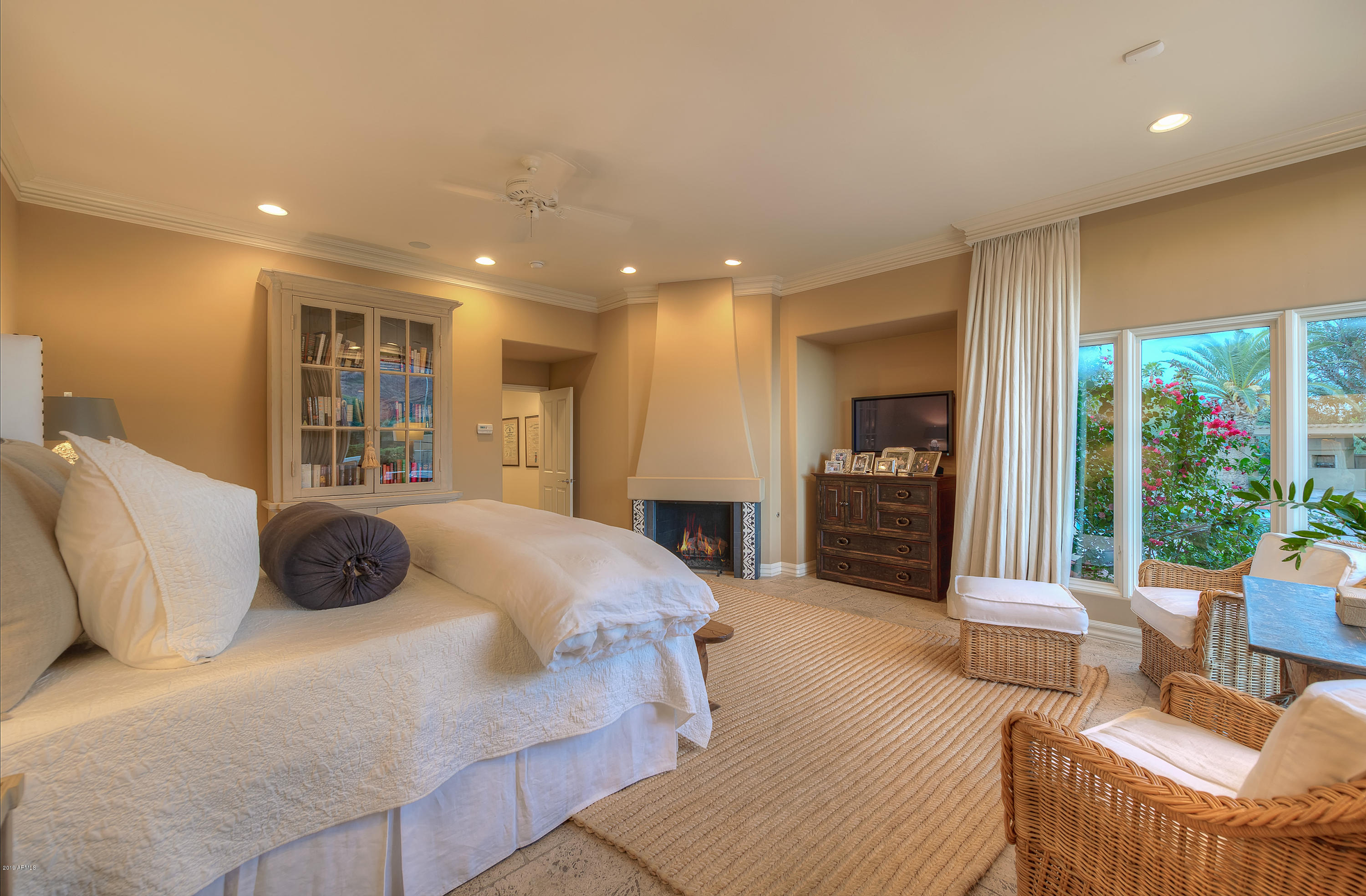4641 East Pebble Ridge Road Paradise Valley, AZ 85253 - Photo 16 of 41 Master Retreat