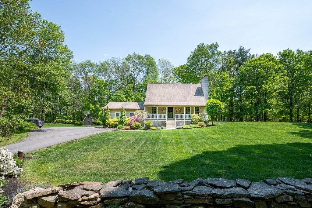239 North Sturbridge Road Charlton, MA 01507 - Photo 1 of 28