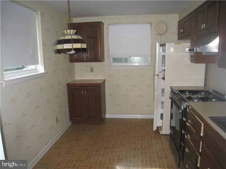 742 Millwood Road Philadelphia, PA 19115 - Photo 8 of 16 Gallery Image 8