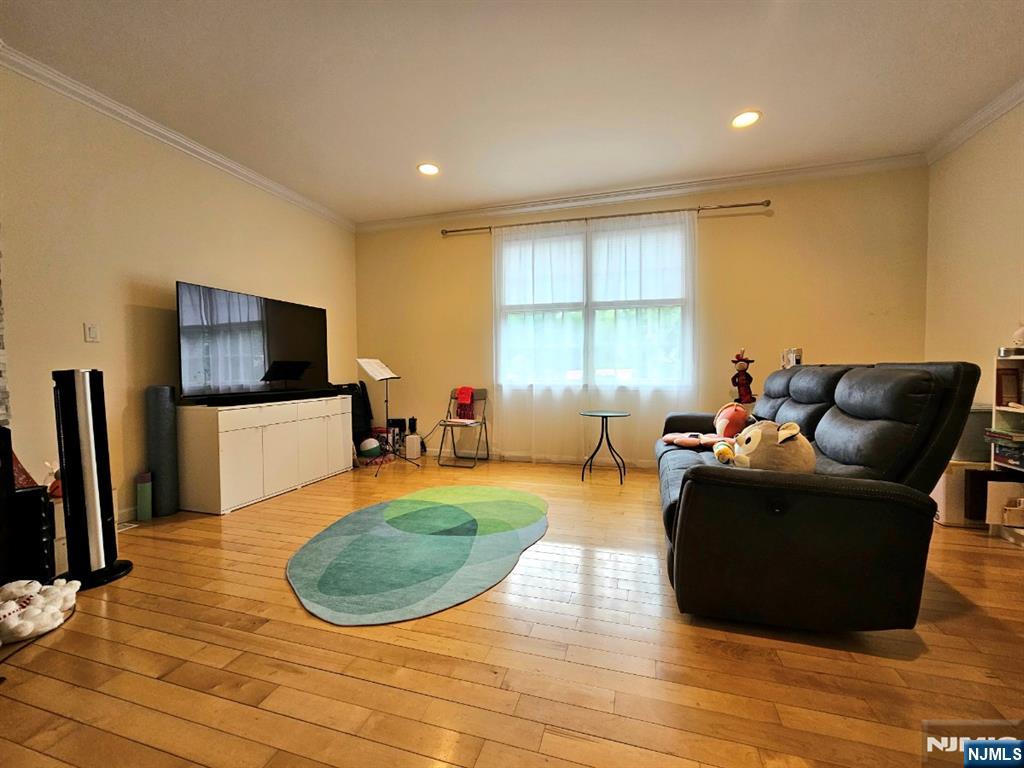 183 Tenafly Road Tenafly, NJ 07670 - Photo 5 of 28