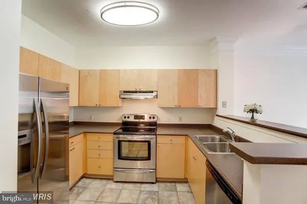 $2,200 | 3021 Nicosh Circle, Unit 1403, Falls Church, VA 22042