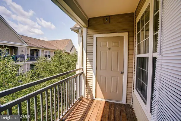 $2,200 | 3021 Nicosh Circle, Unit 1403, Falls Church, VA 22042