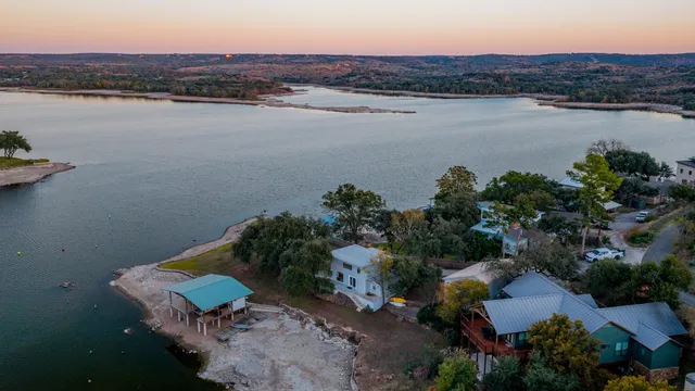 $1,250,000 | 1002 North Rockwood Drive, Buchanan Dam, TX 78611