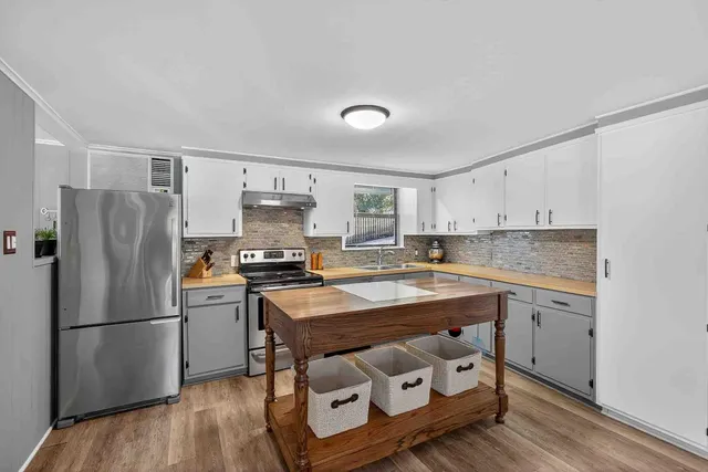 $1,250,000 | 1002 North Rockwood Drive, Buchanan Dam, TX 78611