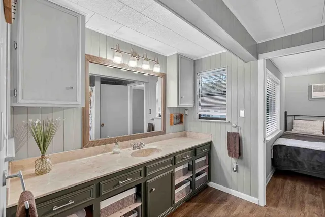 $1,250,000 | 1002 North Rockwood Drive, Buchanan Dam, TX 78611