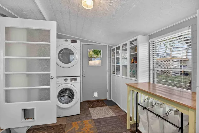 $1,250,000 | 1002 North Rockwood Drive, Buchanan Dam, TX 78611