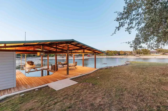 $1,250,000 | 1002 North Rockwood Drive, Buchanan Dam, TX 78611