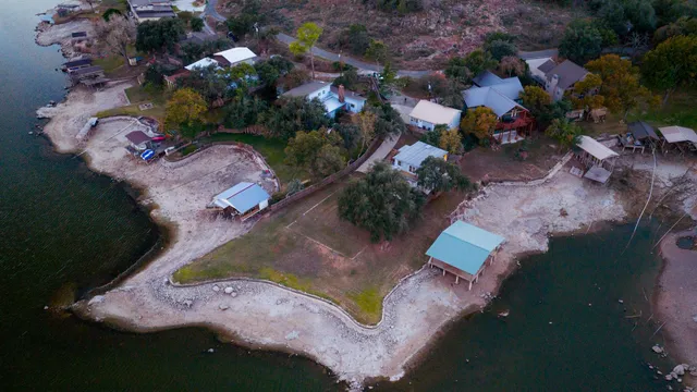 $1,250,000 | 1002 North Rockwood Drive, Buchanan Dam, TX 78611