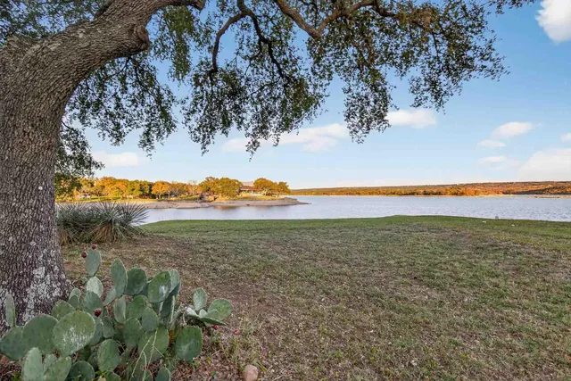 $1,250,000 | 1002 North Rockwood Drive, Buchanan Dam, TX 78611