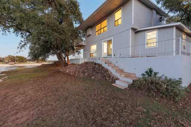 $1,250,000 | 1002 North Rockwood Drive, Buchanan Dam, TX 78611