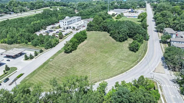 $350,000 | 497 Northwest 68th Street, Kansas City, MO 64118