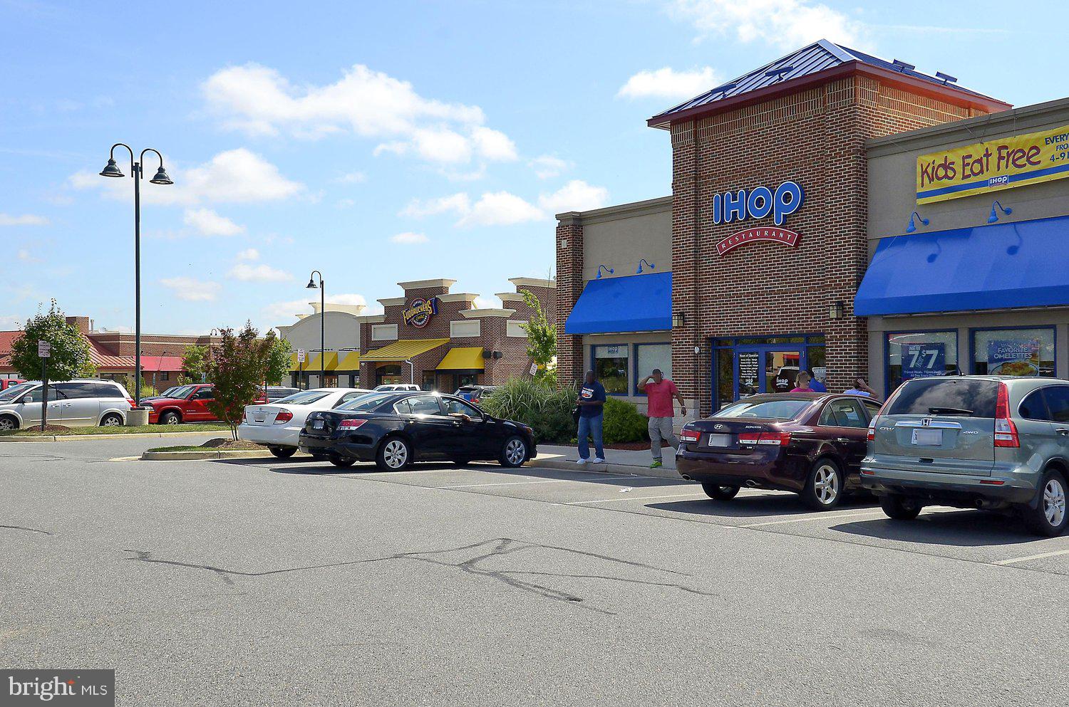 20963 Timber Ridge Terrace, Unit 304 Ashburn, VA 20147 - Photo 41 of 42 Ashburn Restaurants
