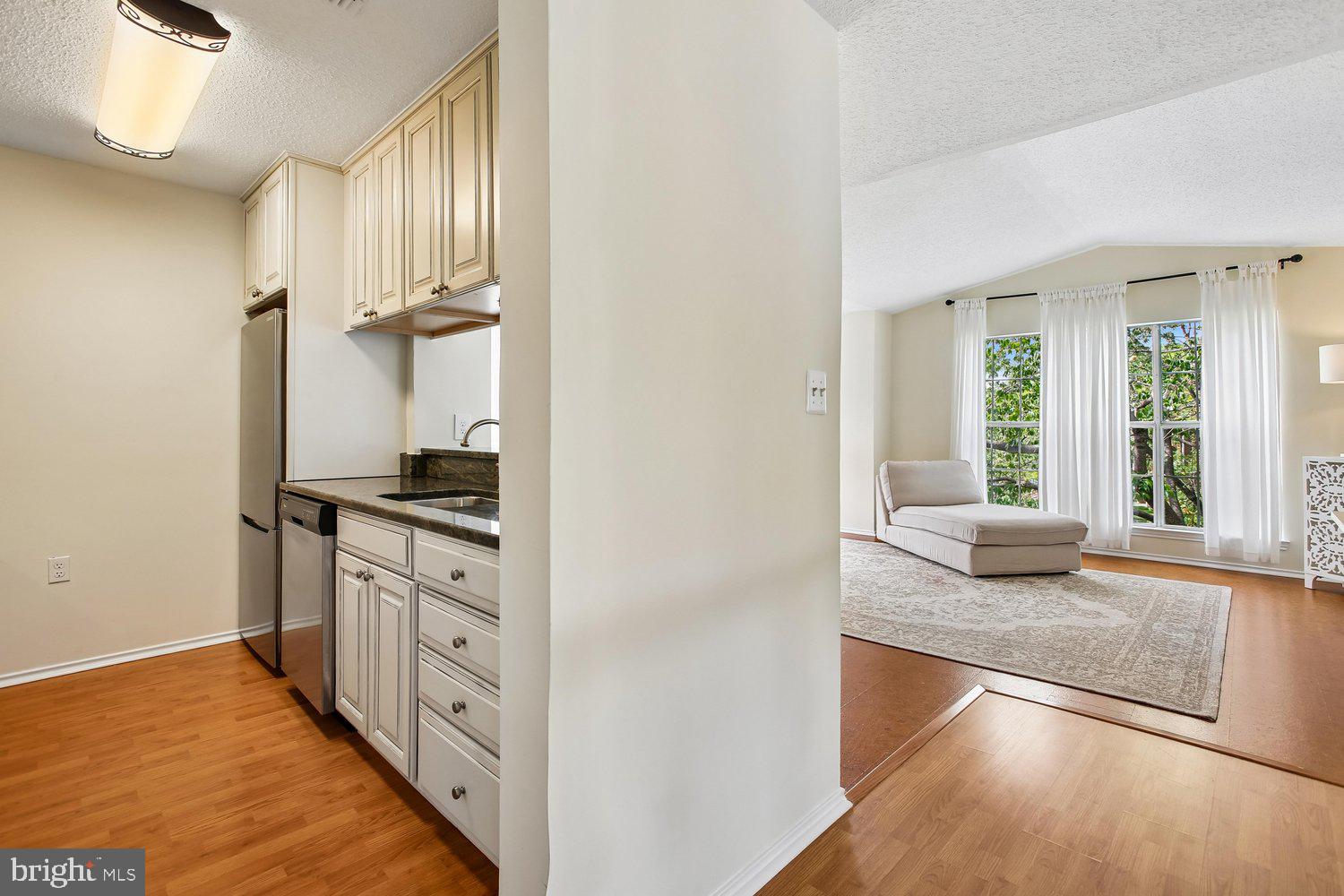 20963 Timber Ridge Terrace, Unit 304 Ashburn, VA 20147 - Photo 5 of 42 Hall