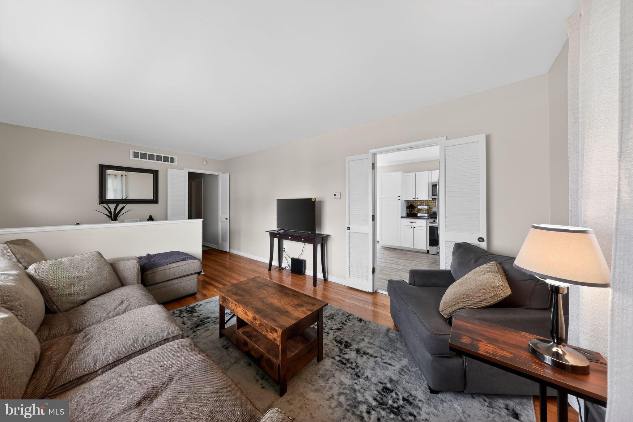 49 Spring Lake Drive Newark, DE 19711 - Photo 6 of 31 Living Room