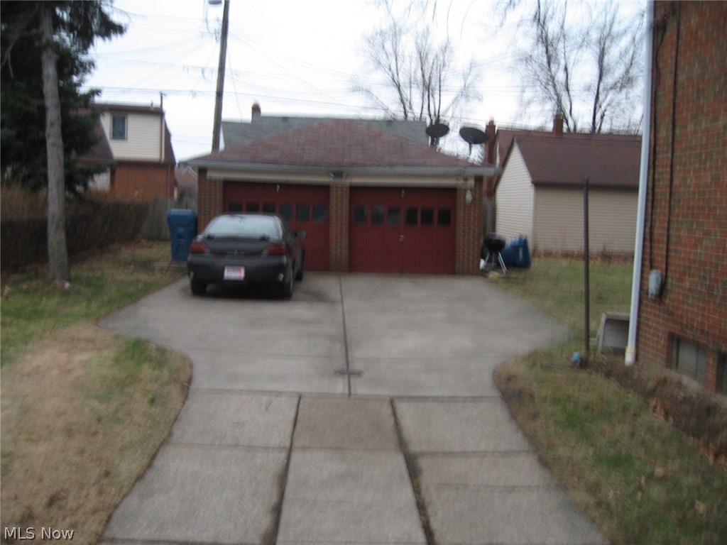 7611 Ackley Road Parma, OH 44129 - Photo 3 of 16 Gallery Image 3