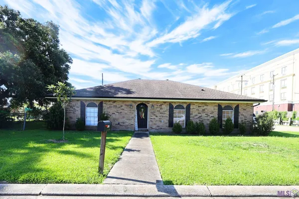 $220,000 | 309 Fairmont Drive, Houma, LA 70360