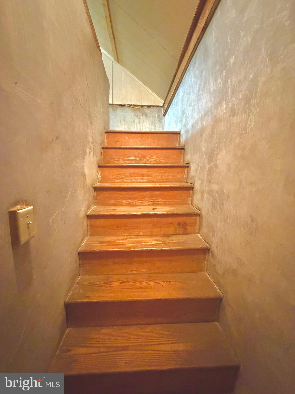 337 South 6th Street Chambersburg, PA 17201 - Photo 15 of 24 a view of entryway