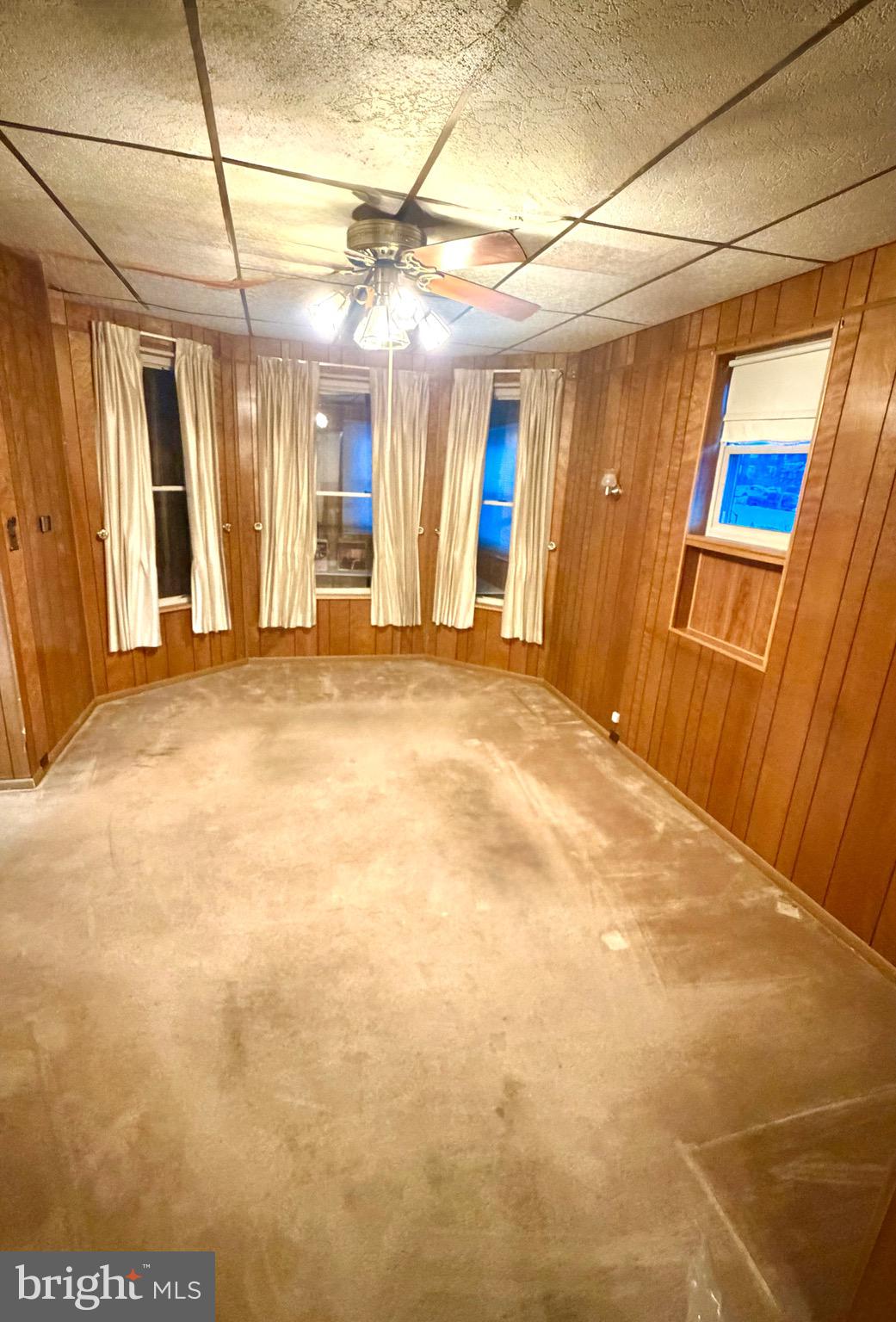 337 South 6th Street Chambersburg, PA 17201 - Photo 7 of 24 a view of an empty room with a window