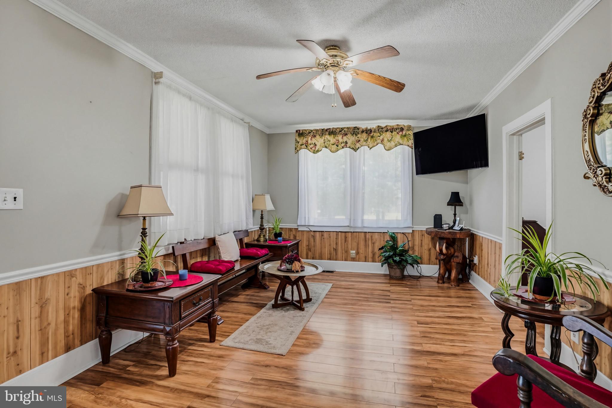5123 Chalk Point Road West River, MD 20778 - Photo 16 of 42 Living room