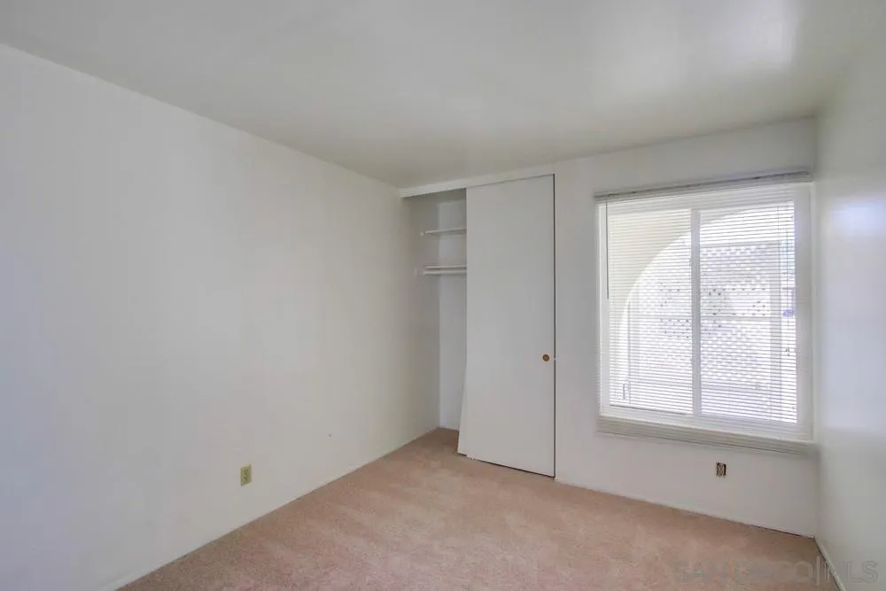 12941 Standish Drive Poway, CA 92064 - Photo 14 of 30 an empty room with windows